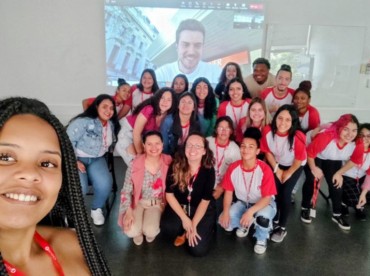Jovens da Unidade Instituto Renner trocam experiências com voluntários do Rio de Janeiro e da Argentina